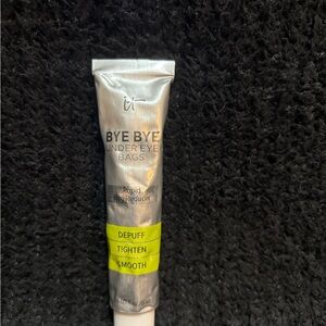 it cosmetics Bye Bye Under Eye Bags Cream - Silver with Neon Lime Accents